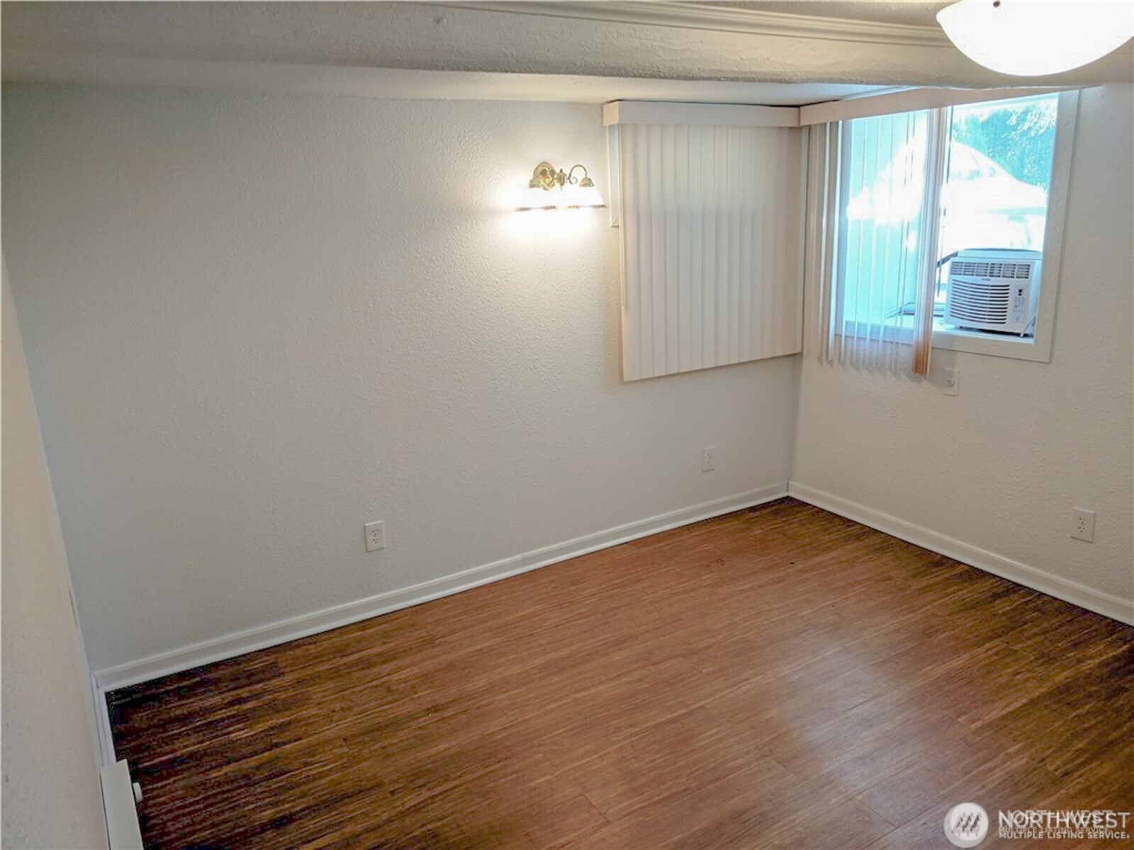 26 W Cherry Avenue Property Photo 6