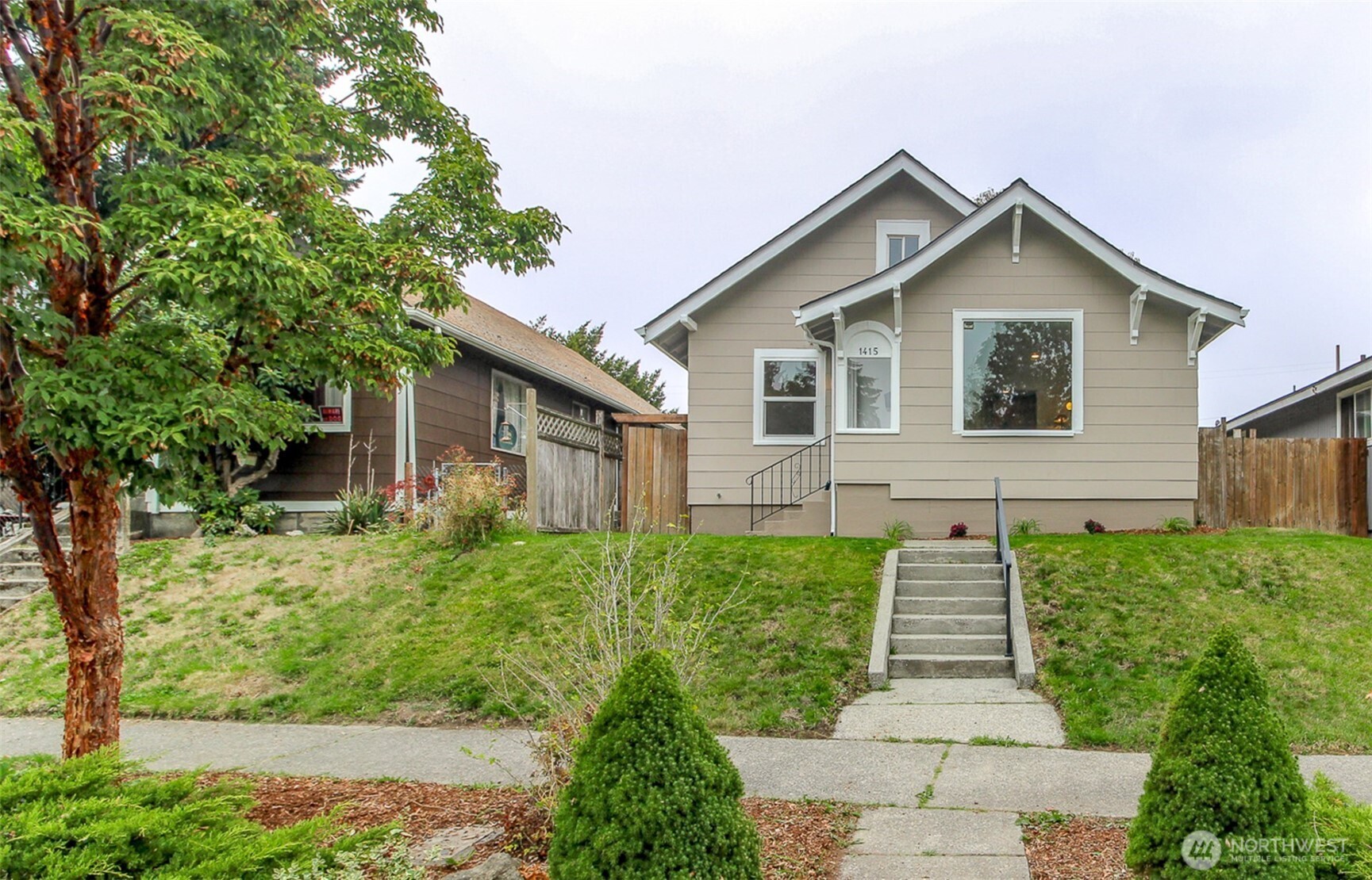 1415 S Grant Avenue Property Photo 1