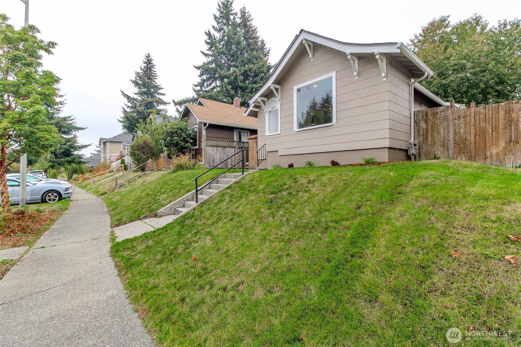 1415 S Grant Avenue Property Photo 2