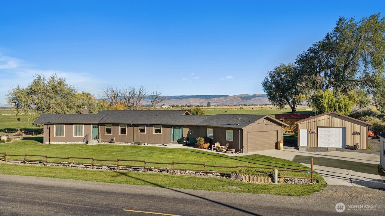 7271 Lyons Road Property Photo 1