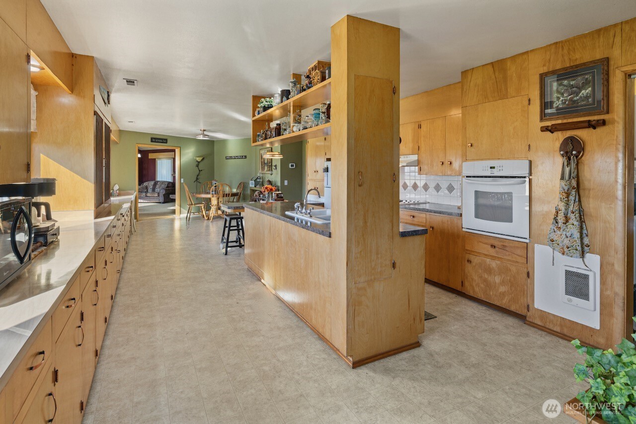 7271 Lyons Road Property Photo 11