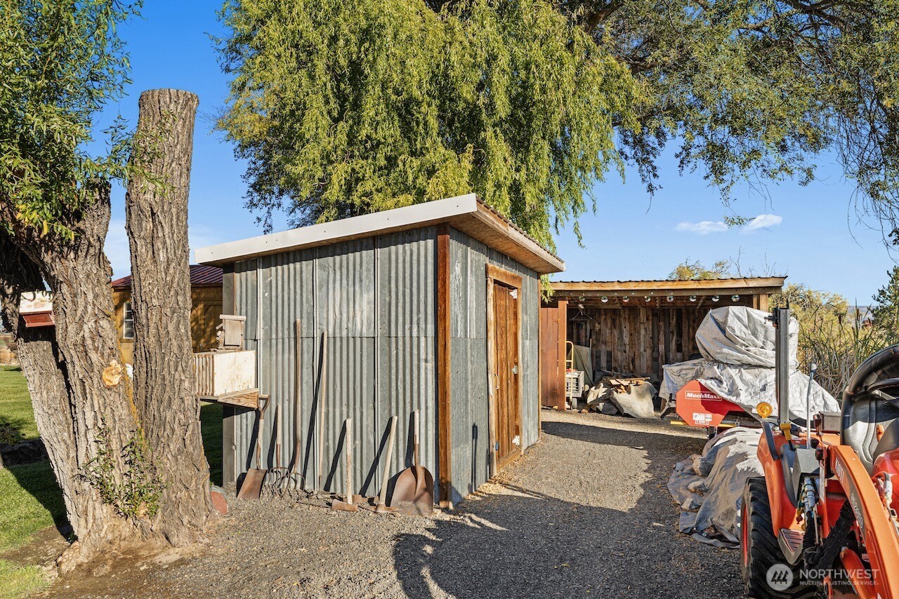 7271 Lyons Road Property Photo 27