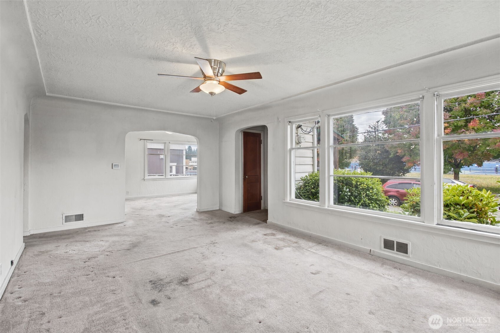 220 S Tobin Street Property Photo 6