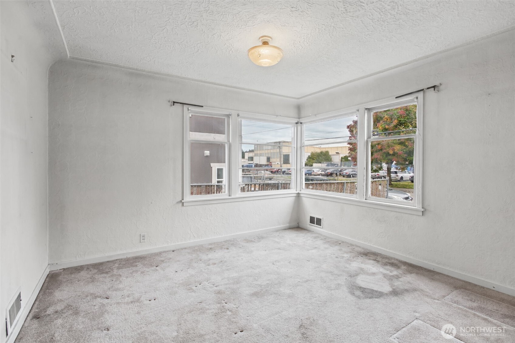 220 S Tobin Street Property Photo 10