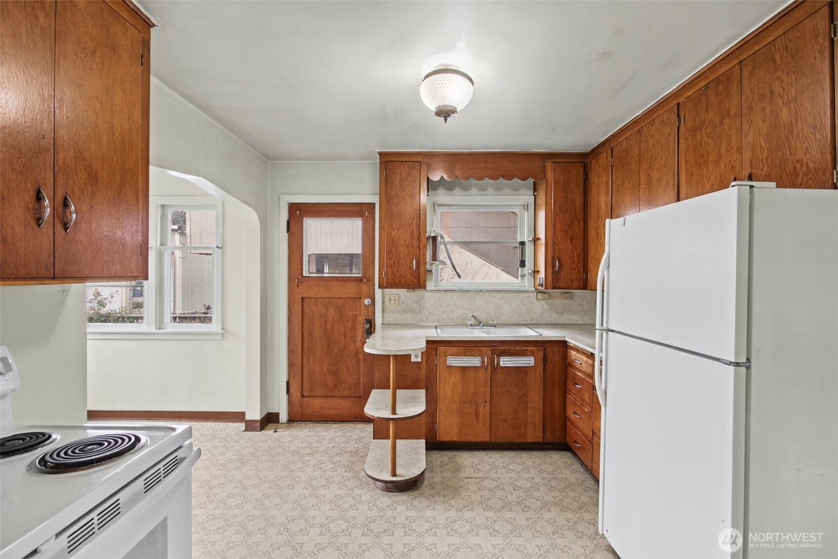 220 S Tobin Street Property Photo 15