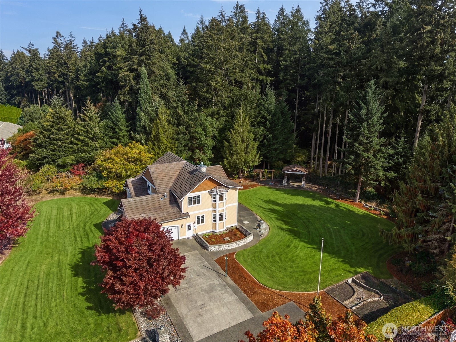 9603 39th Loop Property Photo 6
