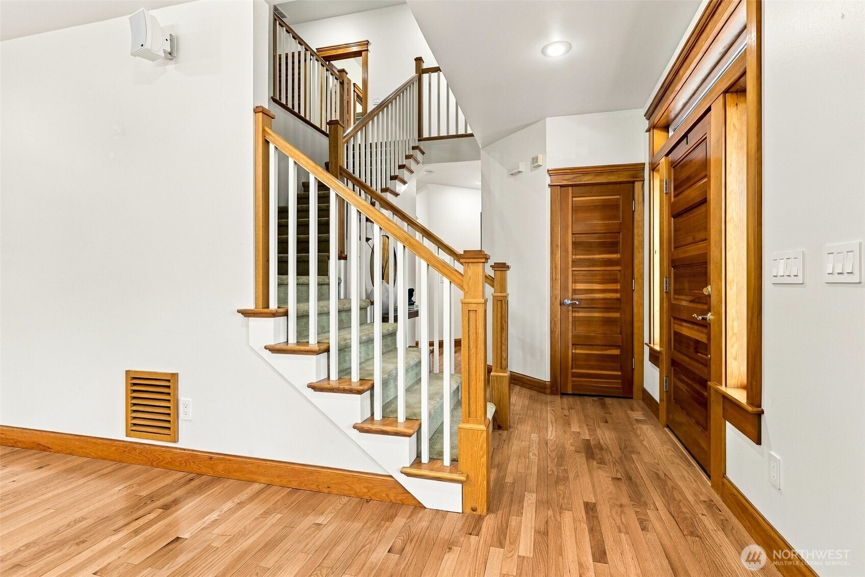 9603 39th Loop Property Photo 12