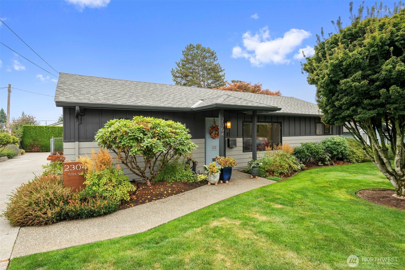 2304 5th Street Property Photo 1