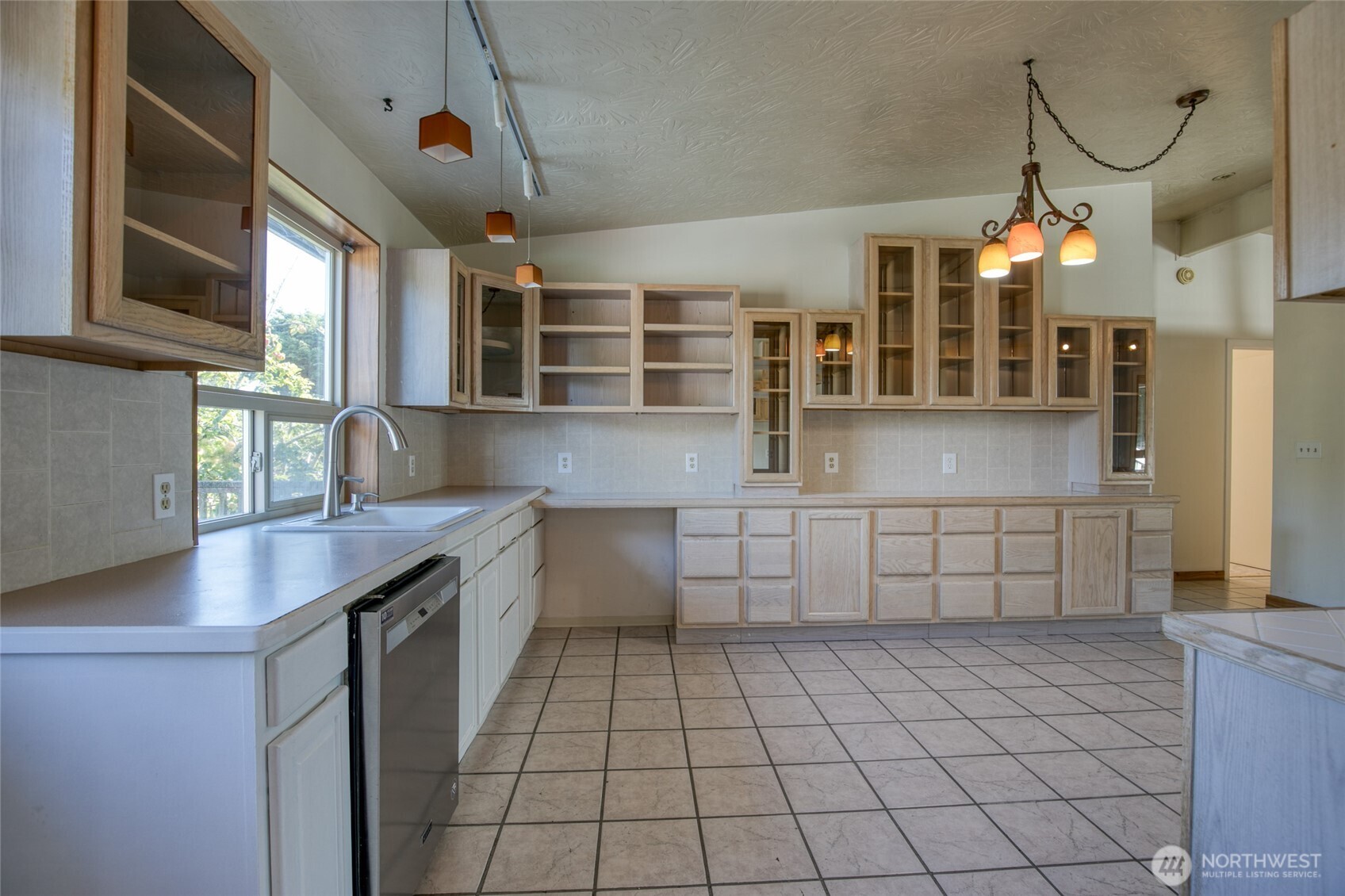 288 Sand Dune Avenue Property Photo 8