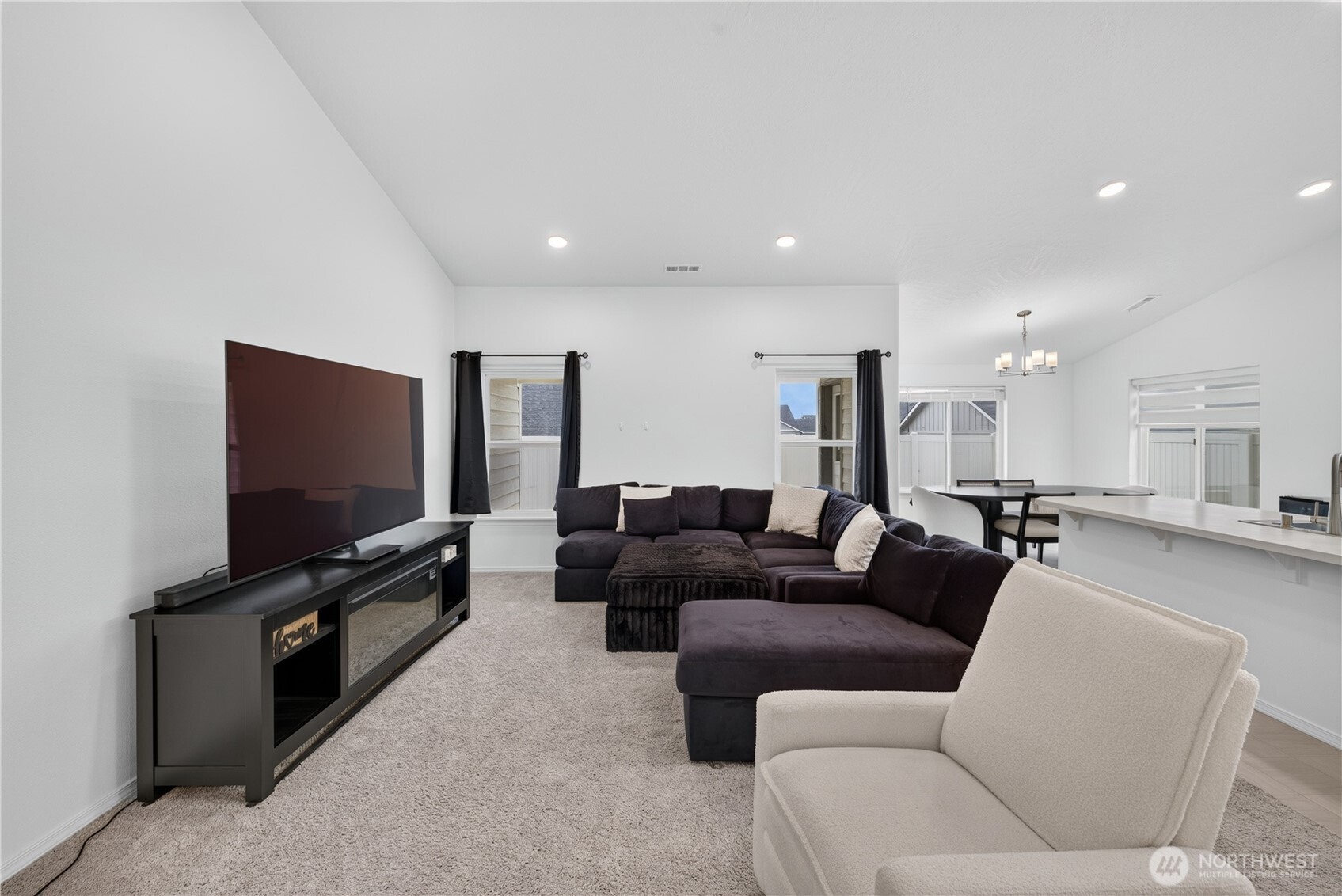 704 Regina Place Property Photo 4