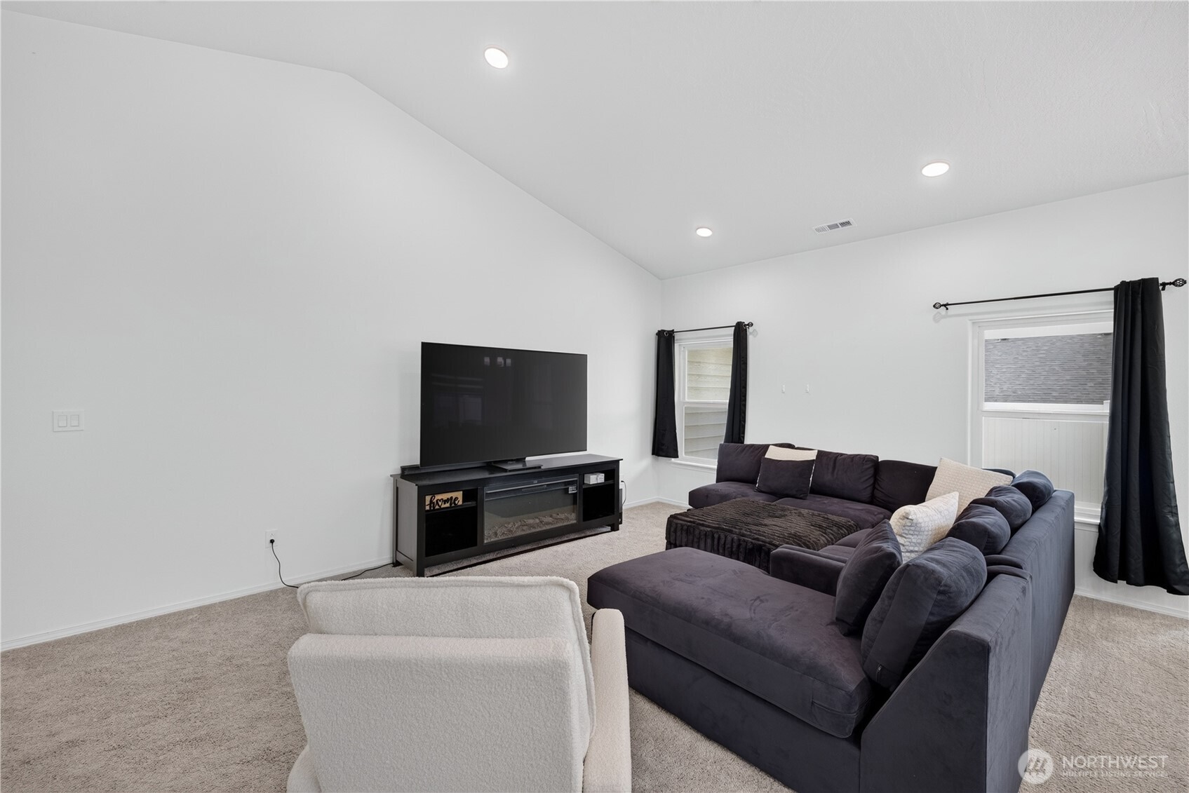 704 Regina Place Property Photo 5