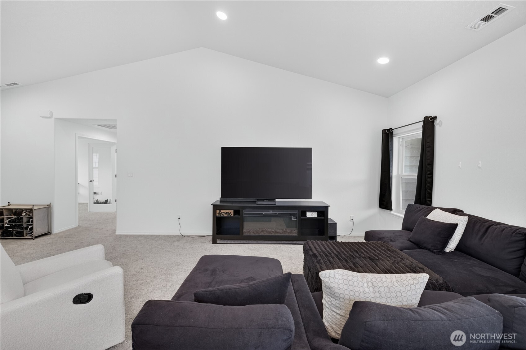 704 Regina Place Property Photo 6
