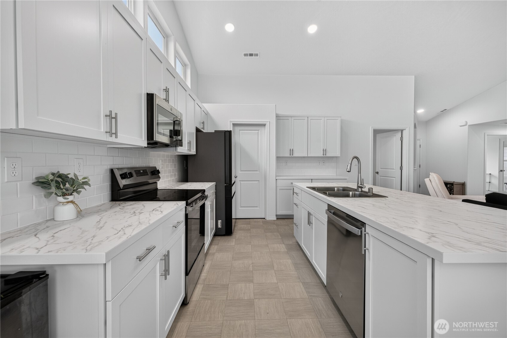 704 Regina Place Property Photo 10