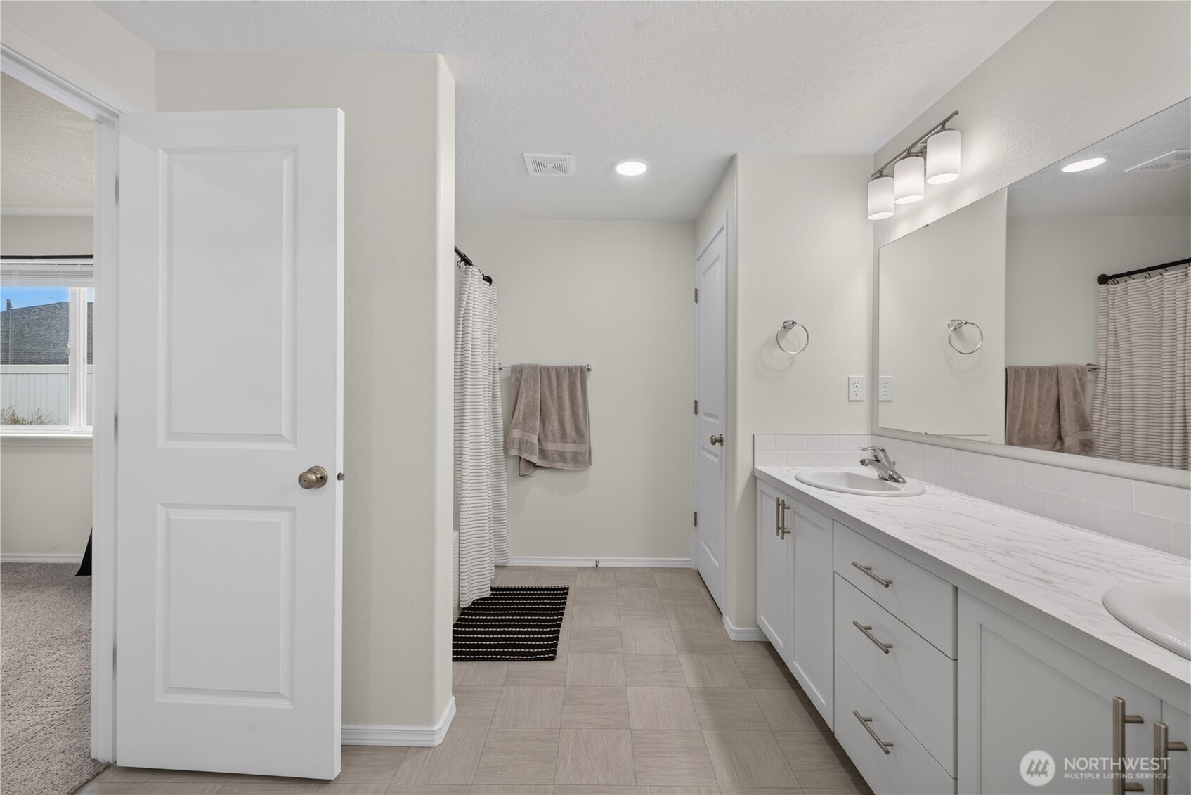 704 Regina Place Property Photo 19
