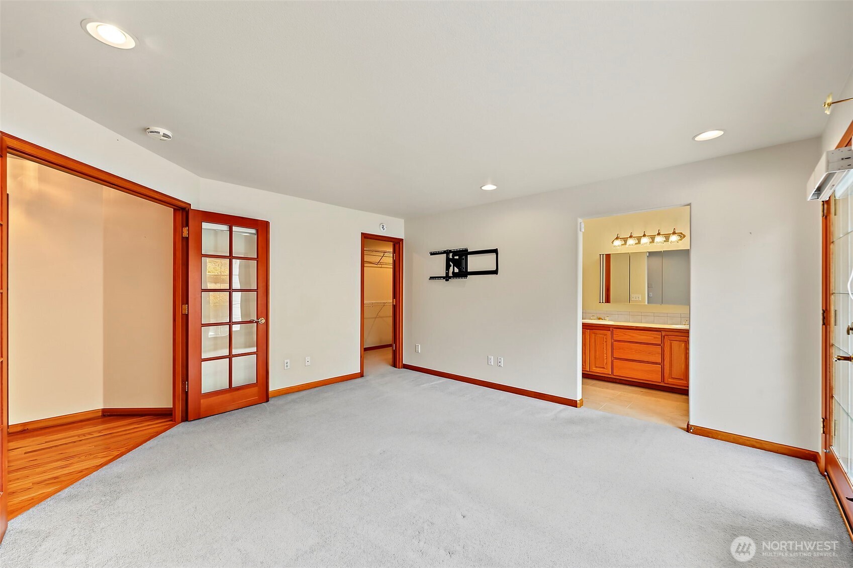 4217 Crystal Lane Loop Property Photo 18