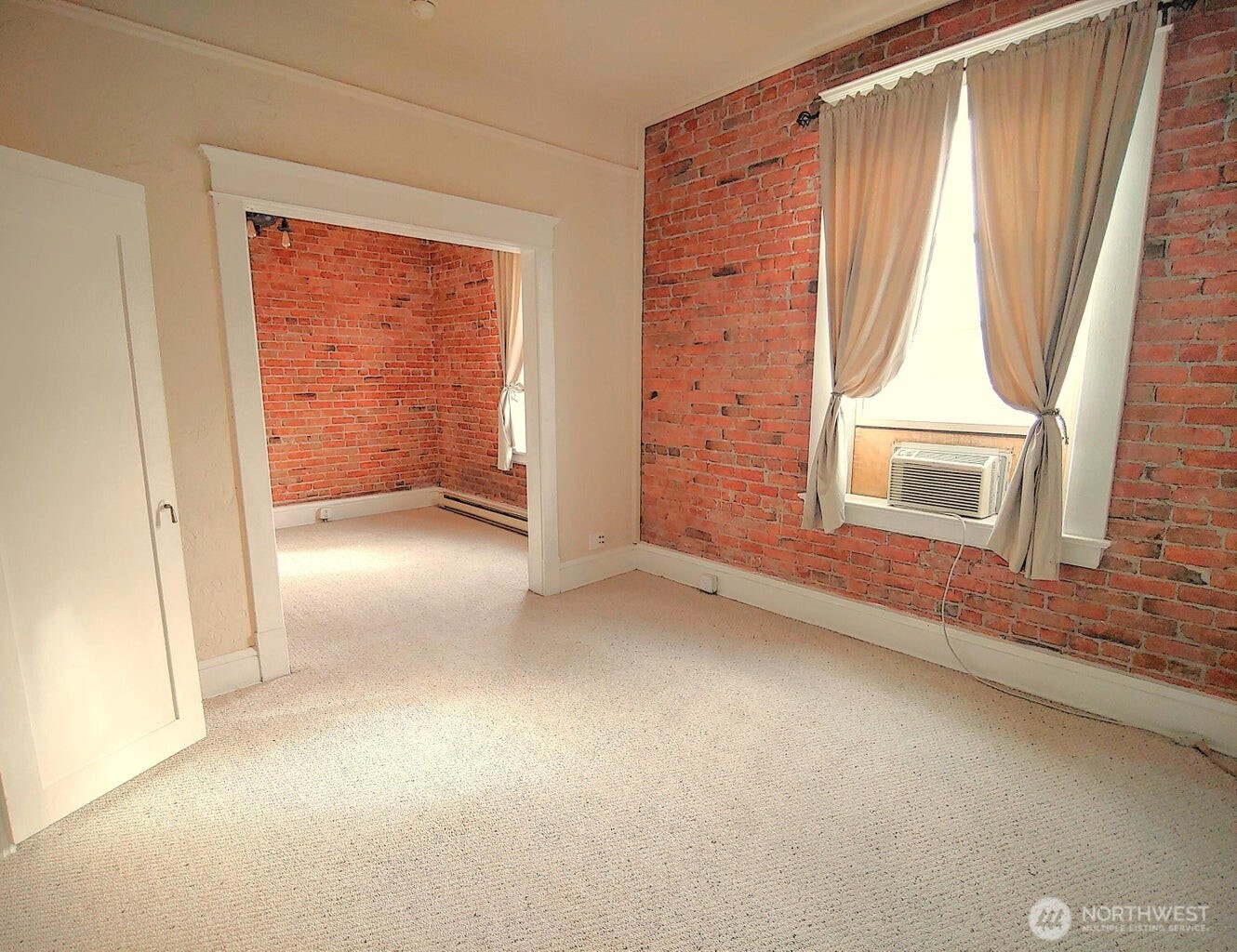 135 E 1st Avenue Property Photo 20