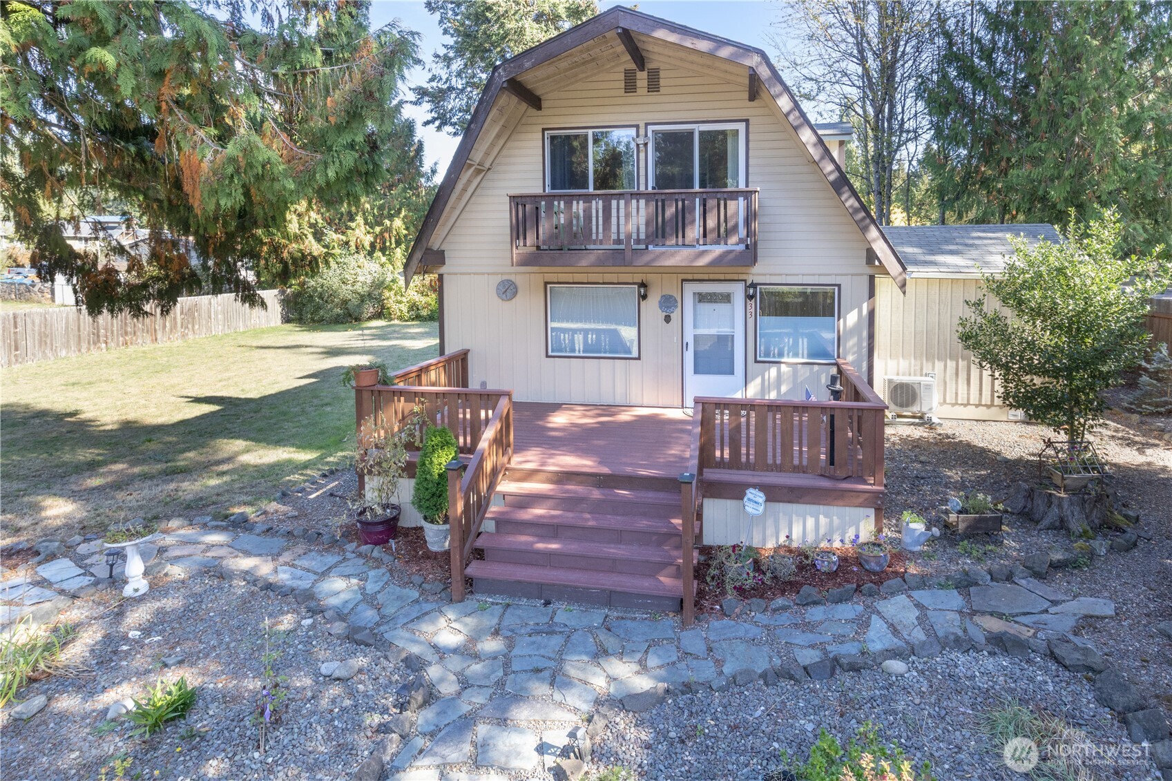 33 E Arden Street Property Photo 2