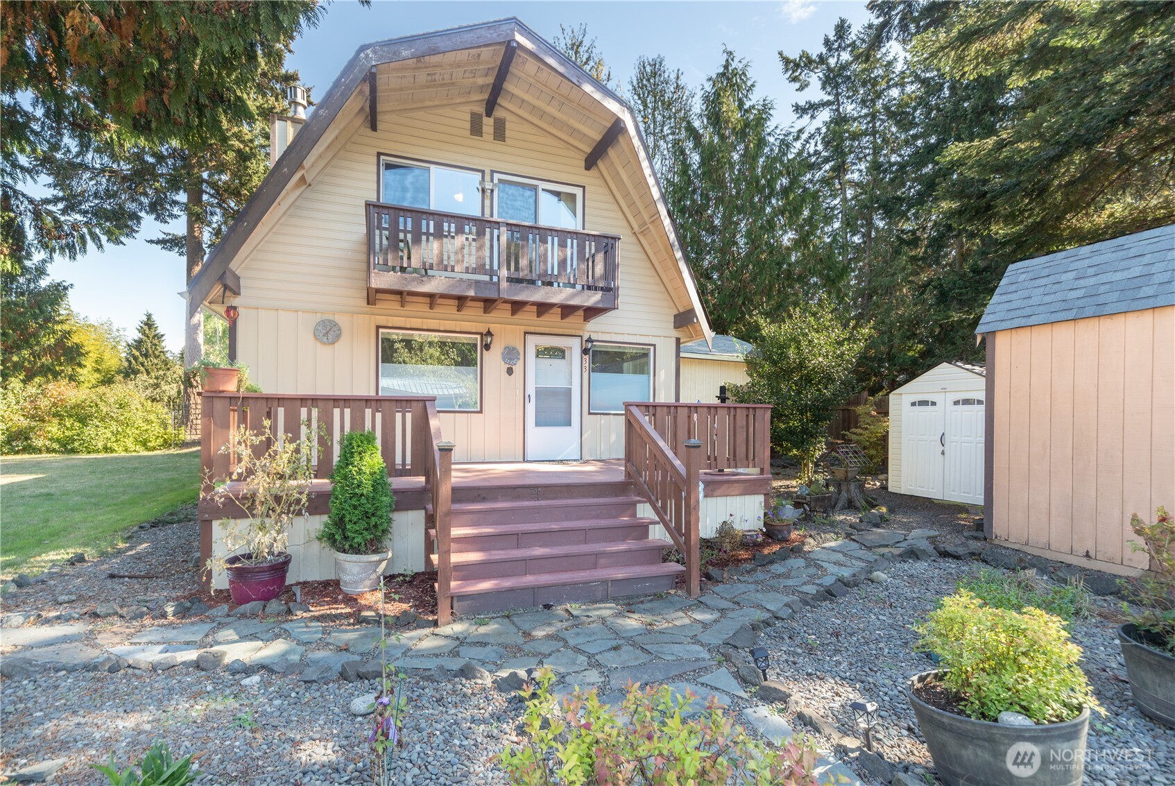 33 E Arden Street Property Photo 4