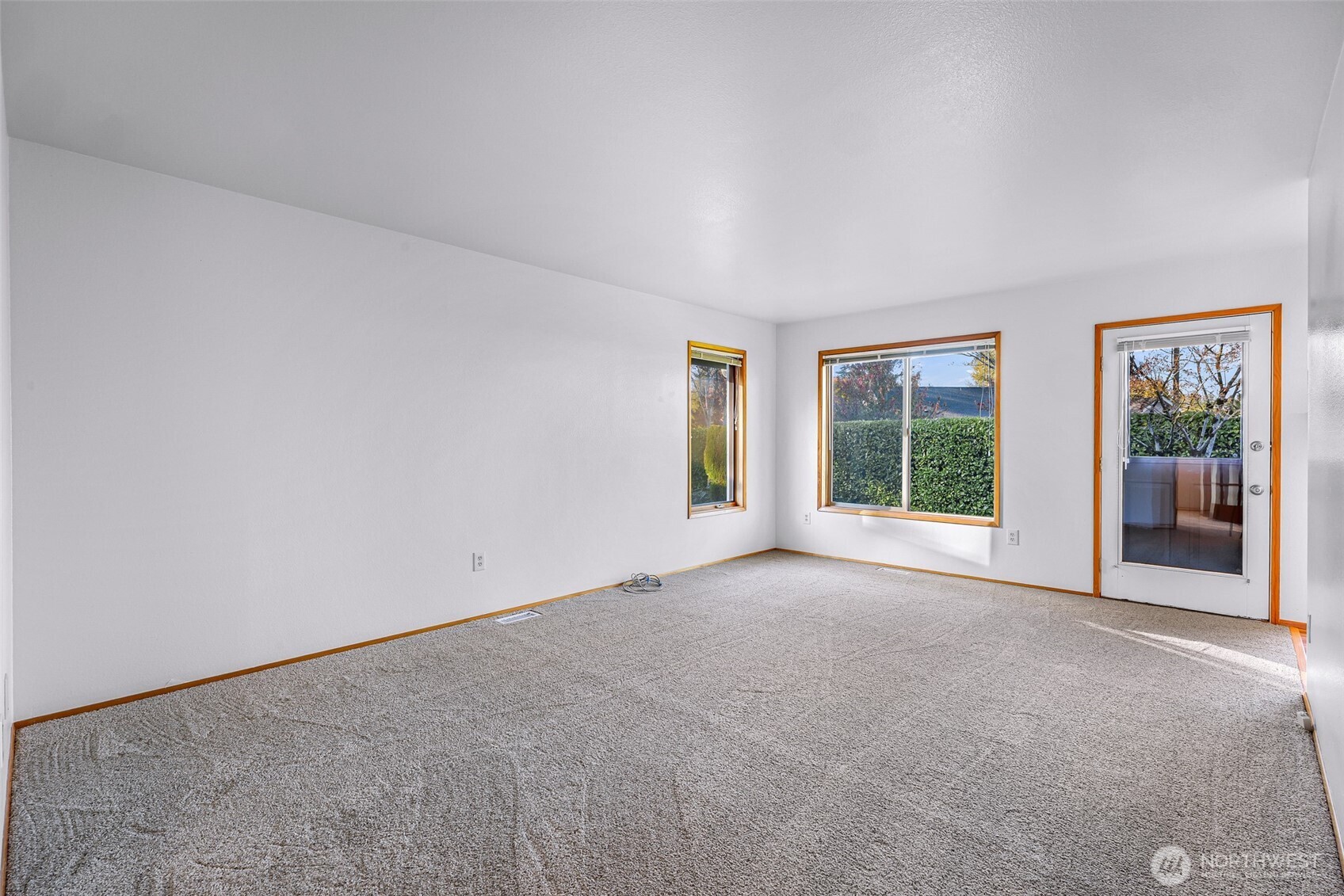 4874 N Village Lane B Property Photo 6
