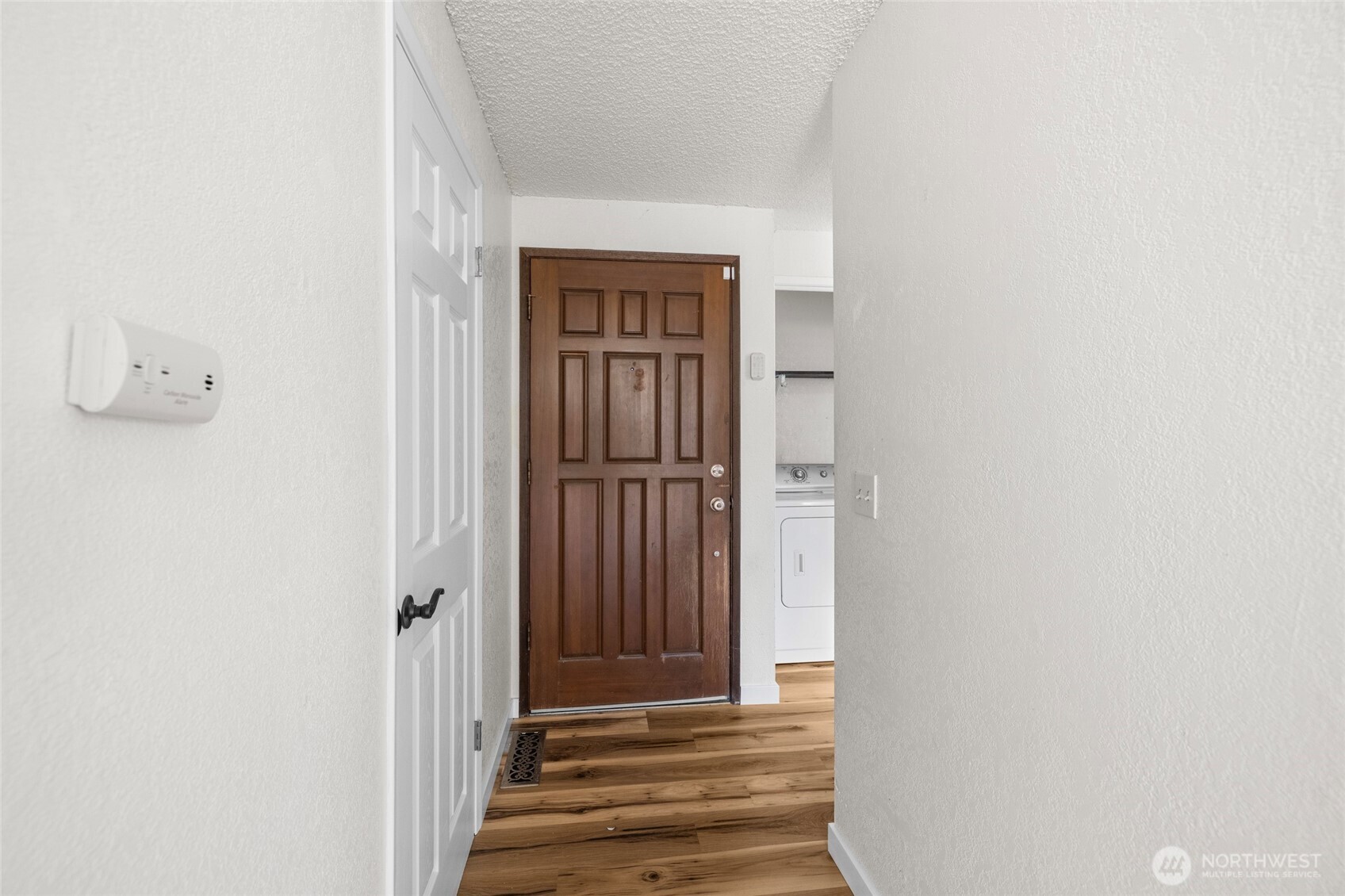 2218 E Fulton Street Property Photo 6