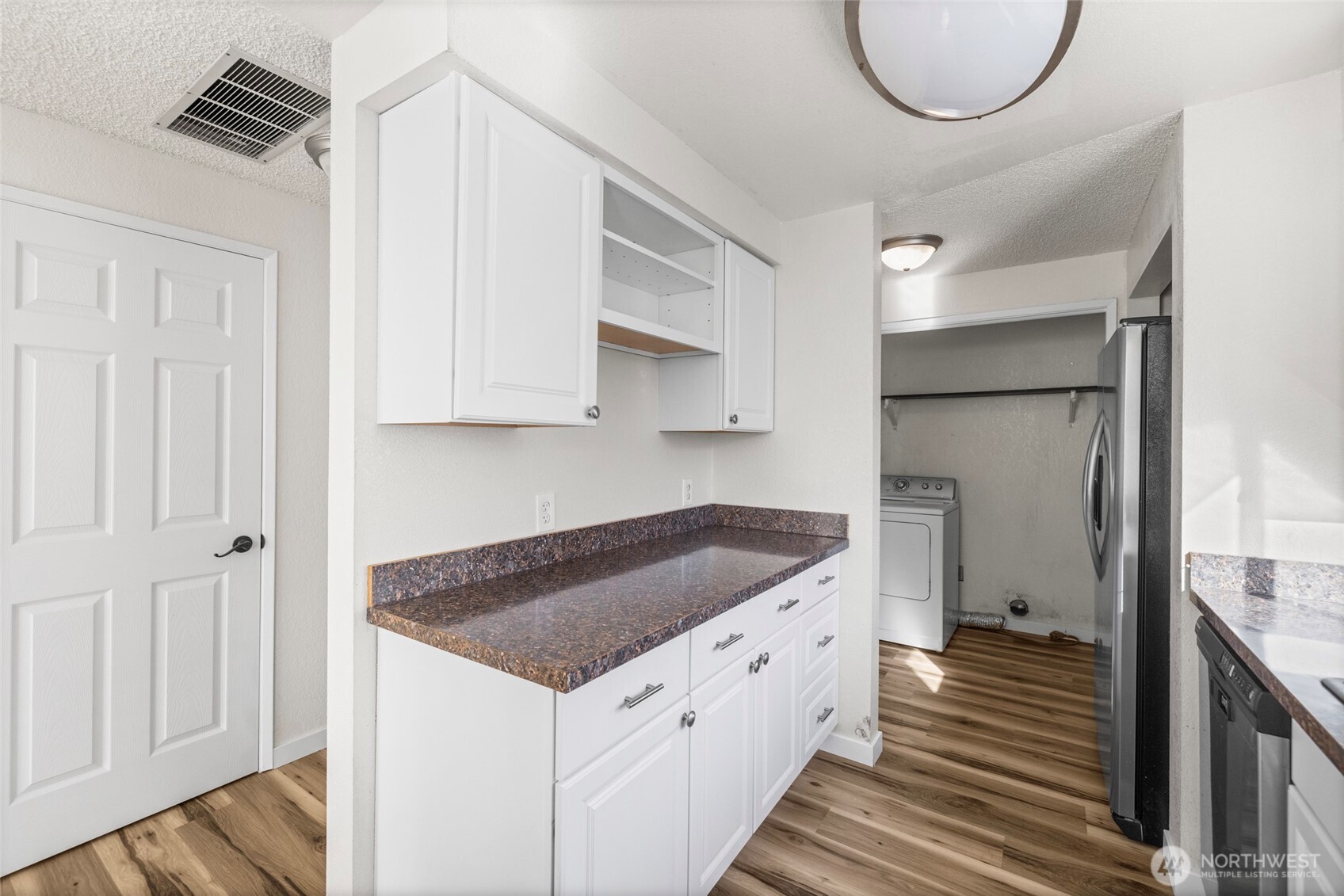 2218 E Fulton Street Property Photo 18
