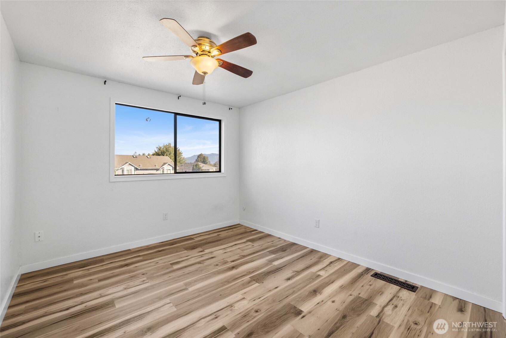 2218 E Fulton Street Property Photo 22