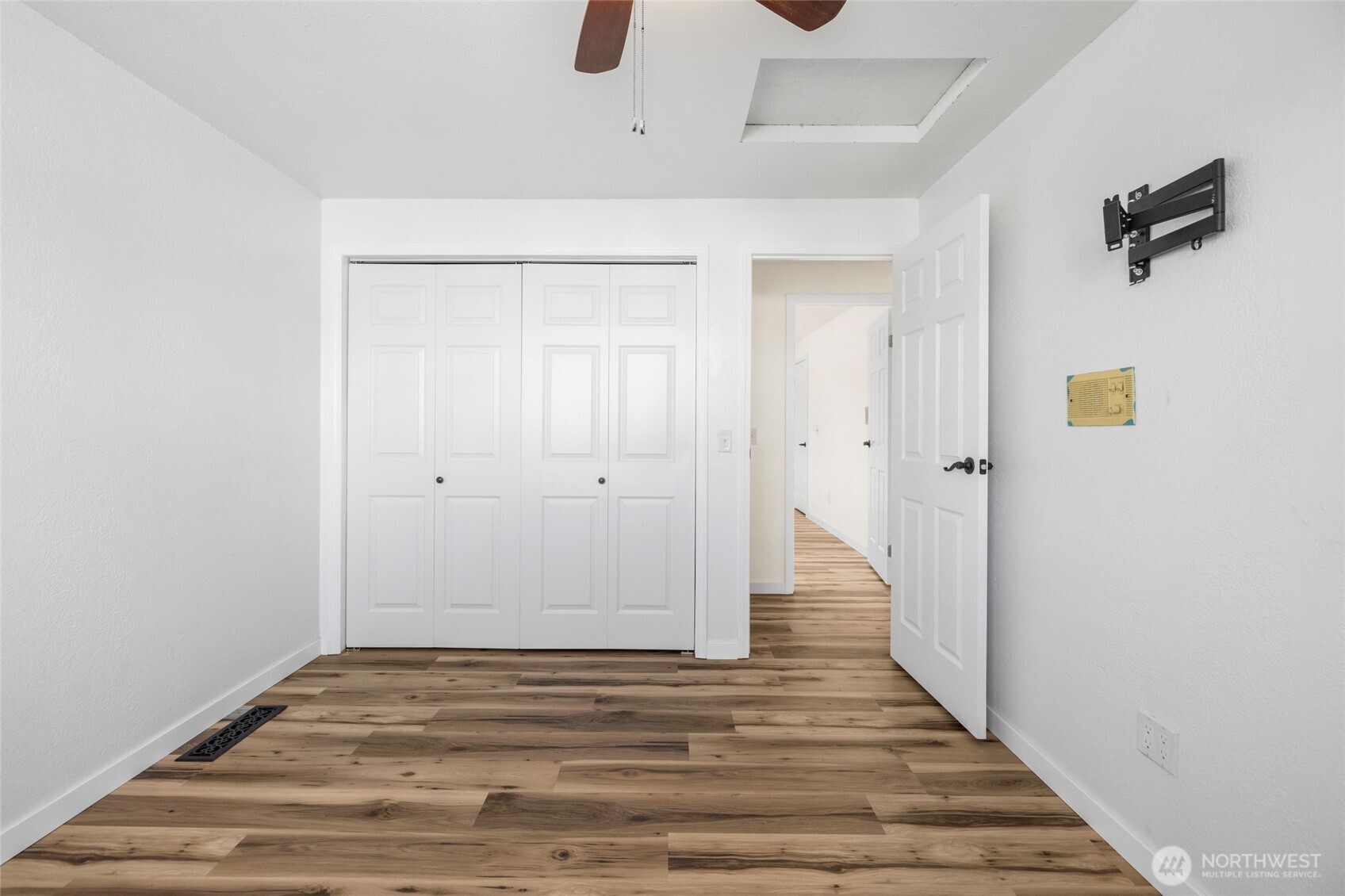 2218 E Fulton Street Property Photo 23