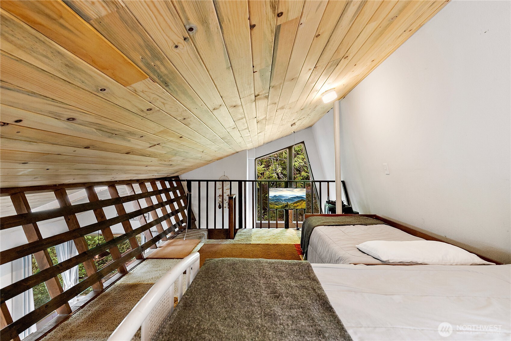 608 E Barbary Road Property Photo 10