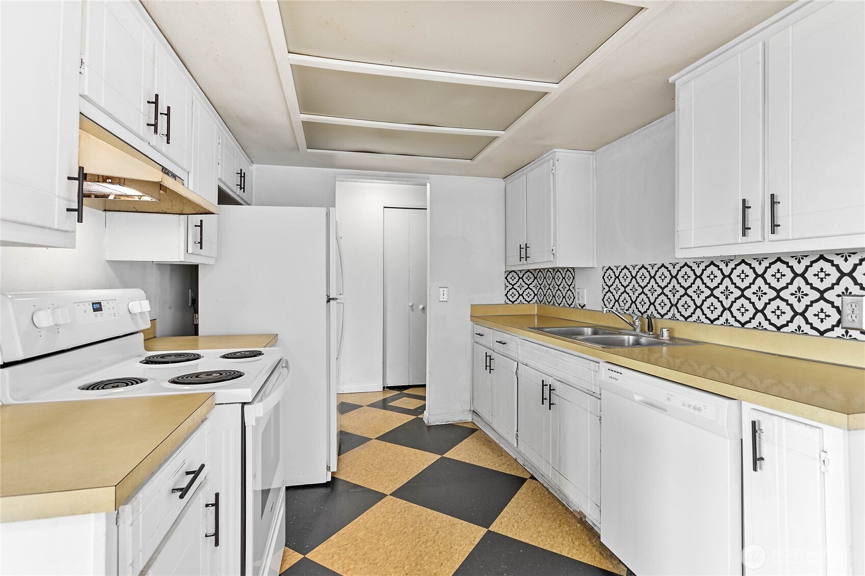 630 Boulevard Property Photo 7