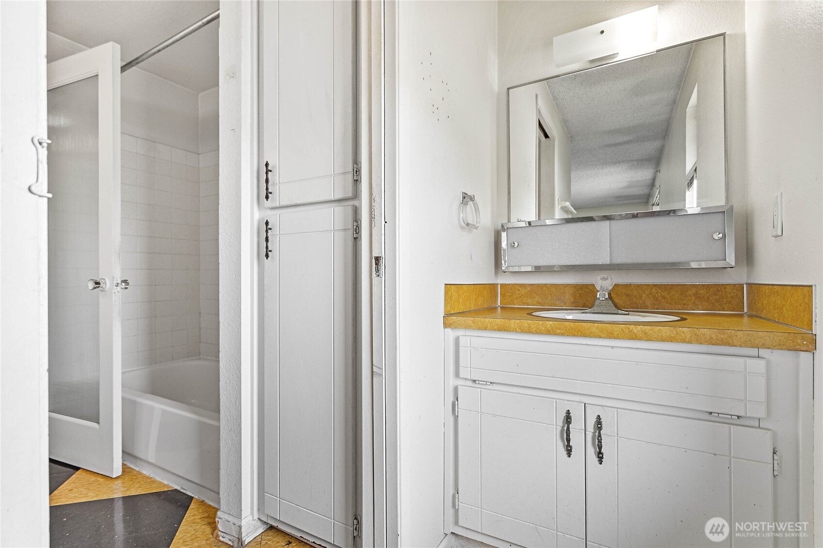 630 Boulevard Property Photo 17