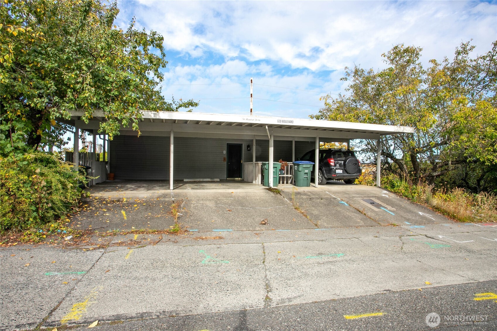 630 Boulevard Property Photo 27