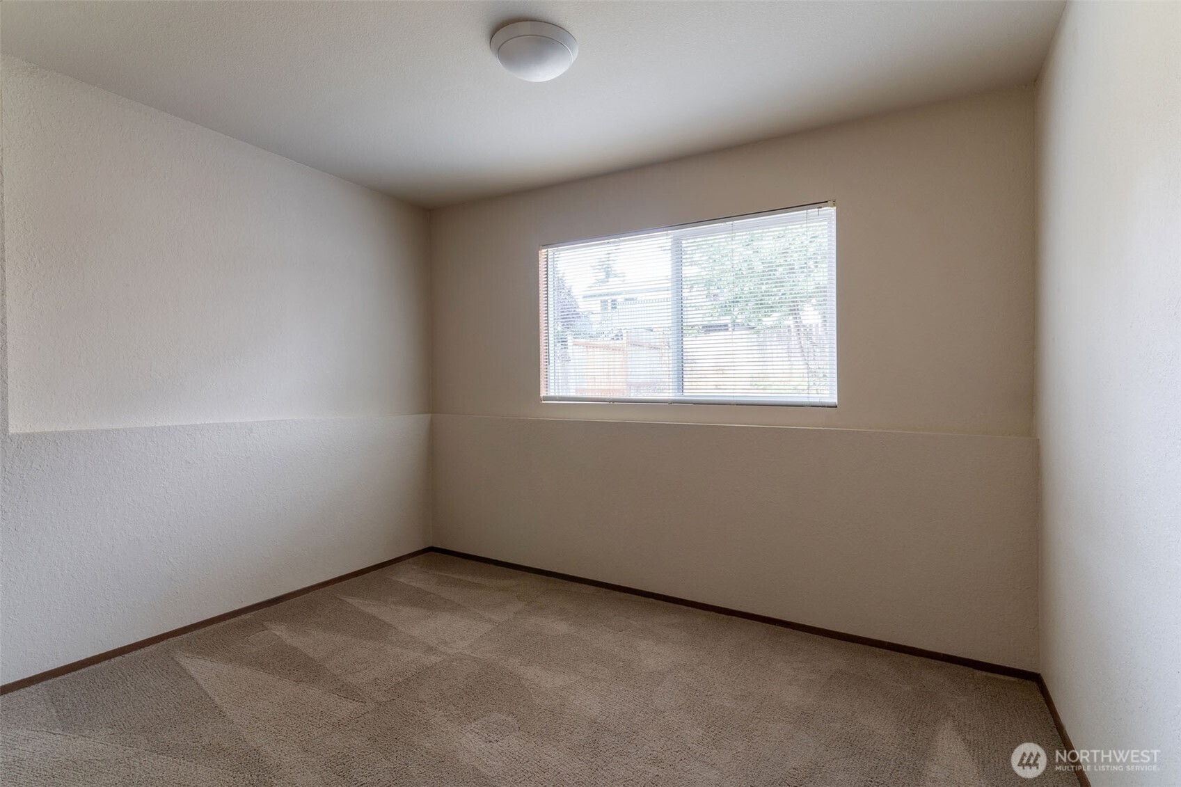 4221 152nd Place Property Photo 5