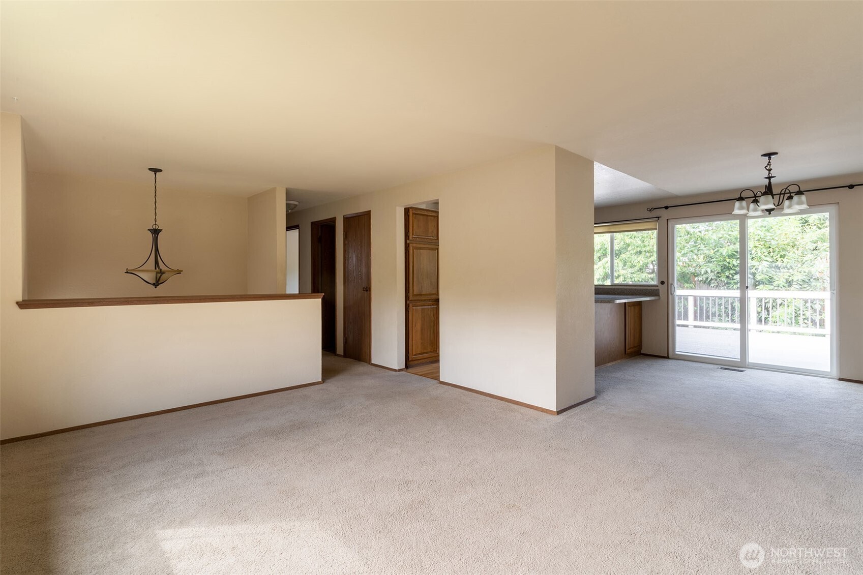 4221 152nd Place Property Photo 9
