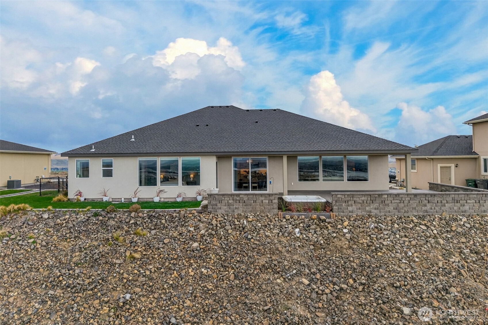 2531 Falconcrest Loop Property Photo 38