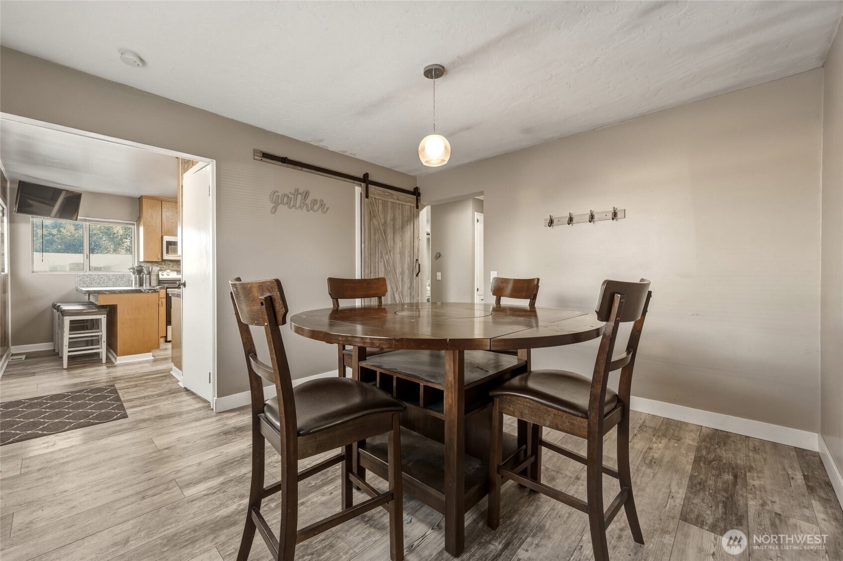 129 Kenneth Street Property Photo 7