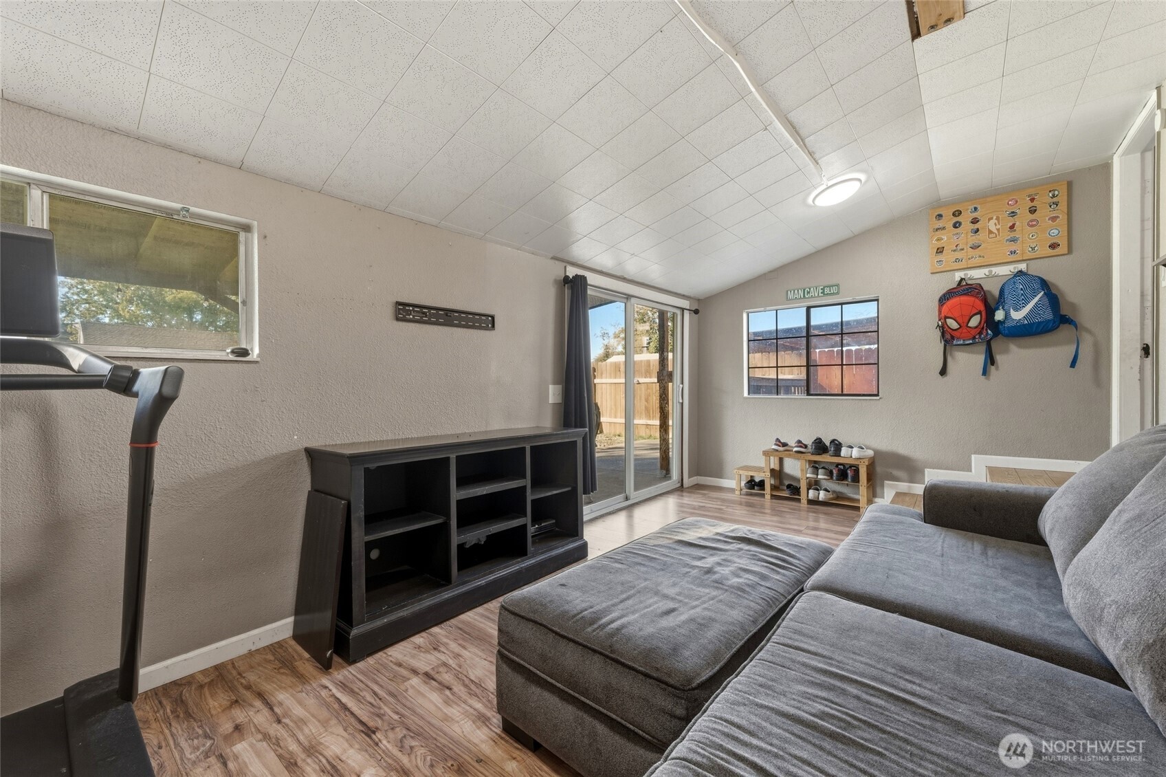 129 Kenneth Street Property Photo 8