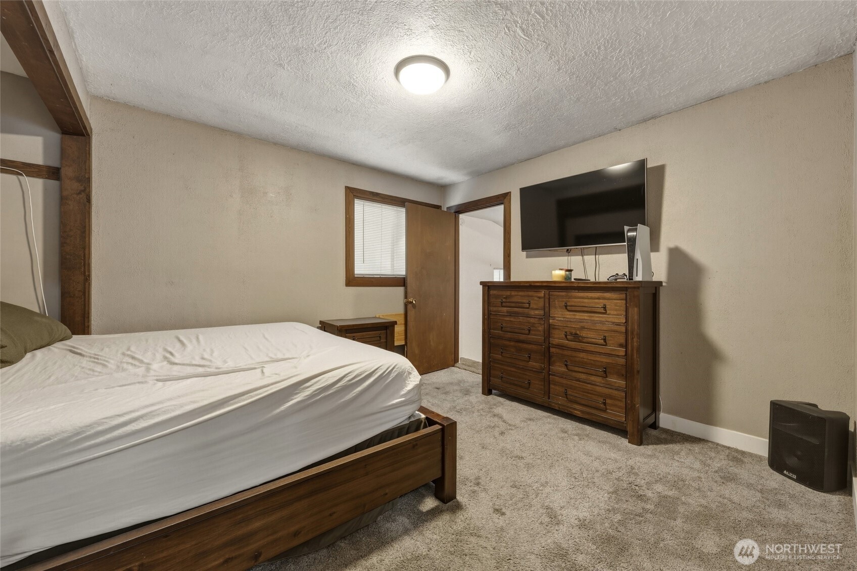 129 Kenneth Street Property Photo 10