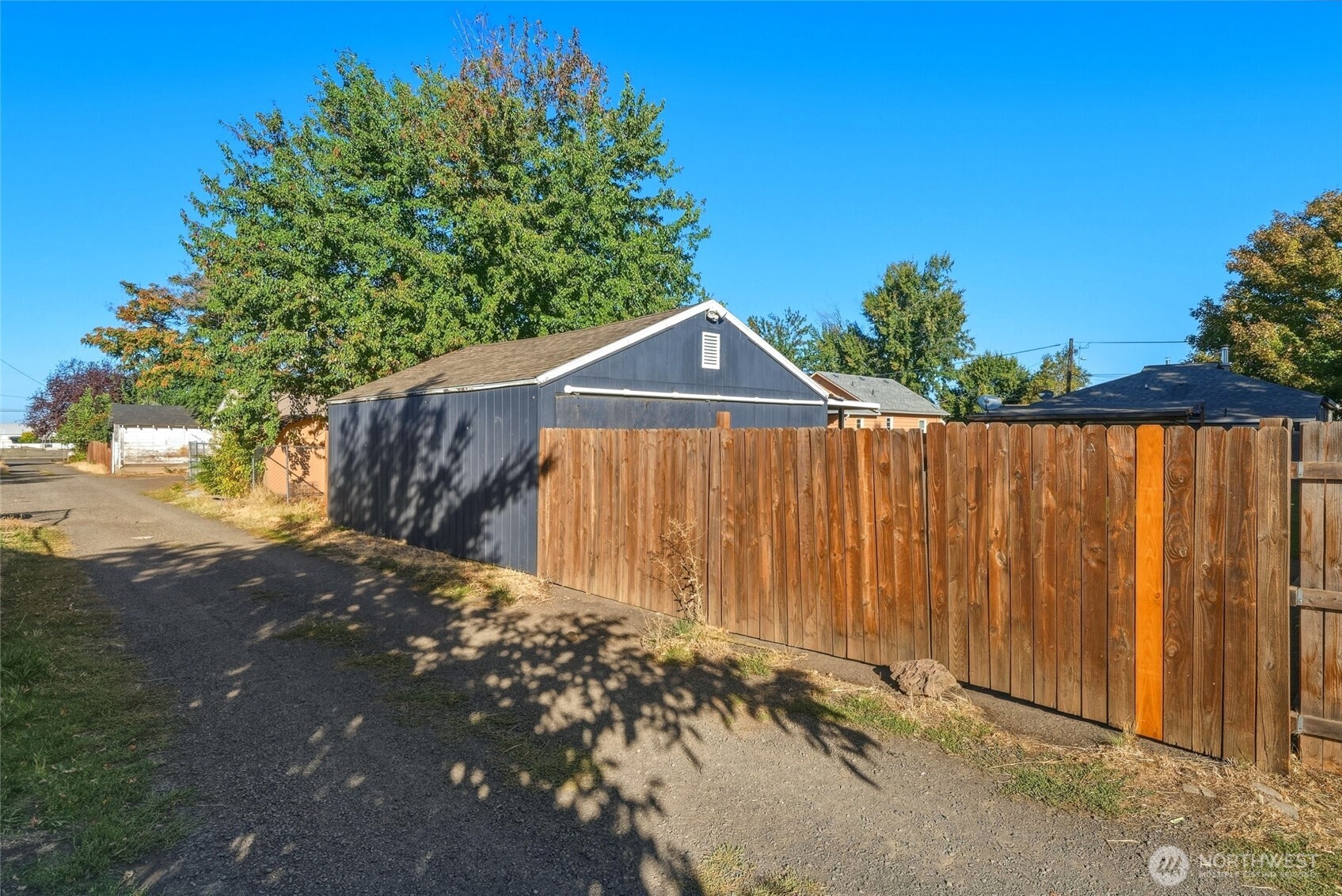 129 Kenneth Street Property Photo 28