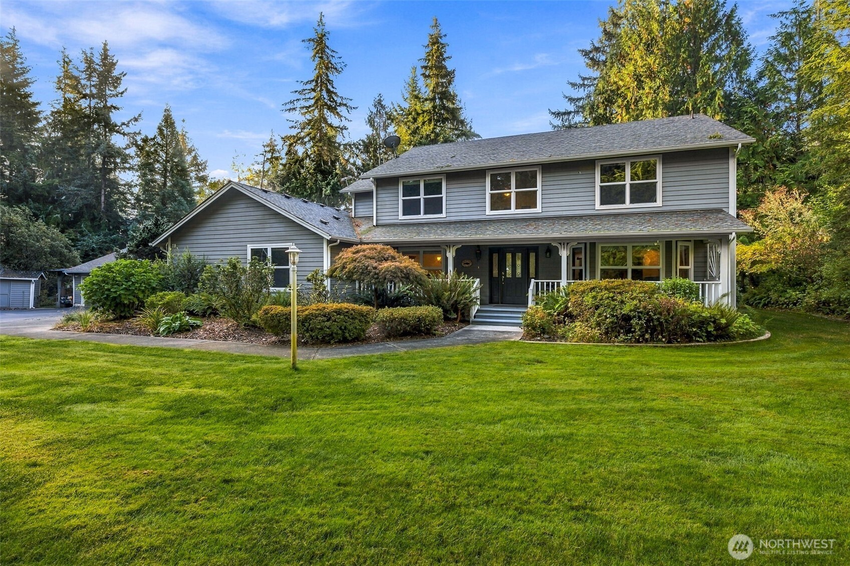 40204 Mountain Highway Property Photo 1