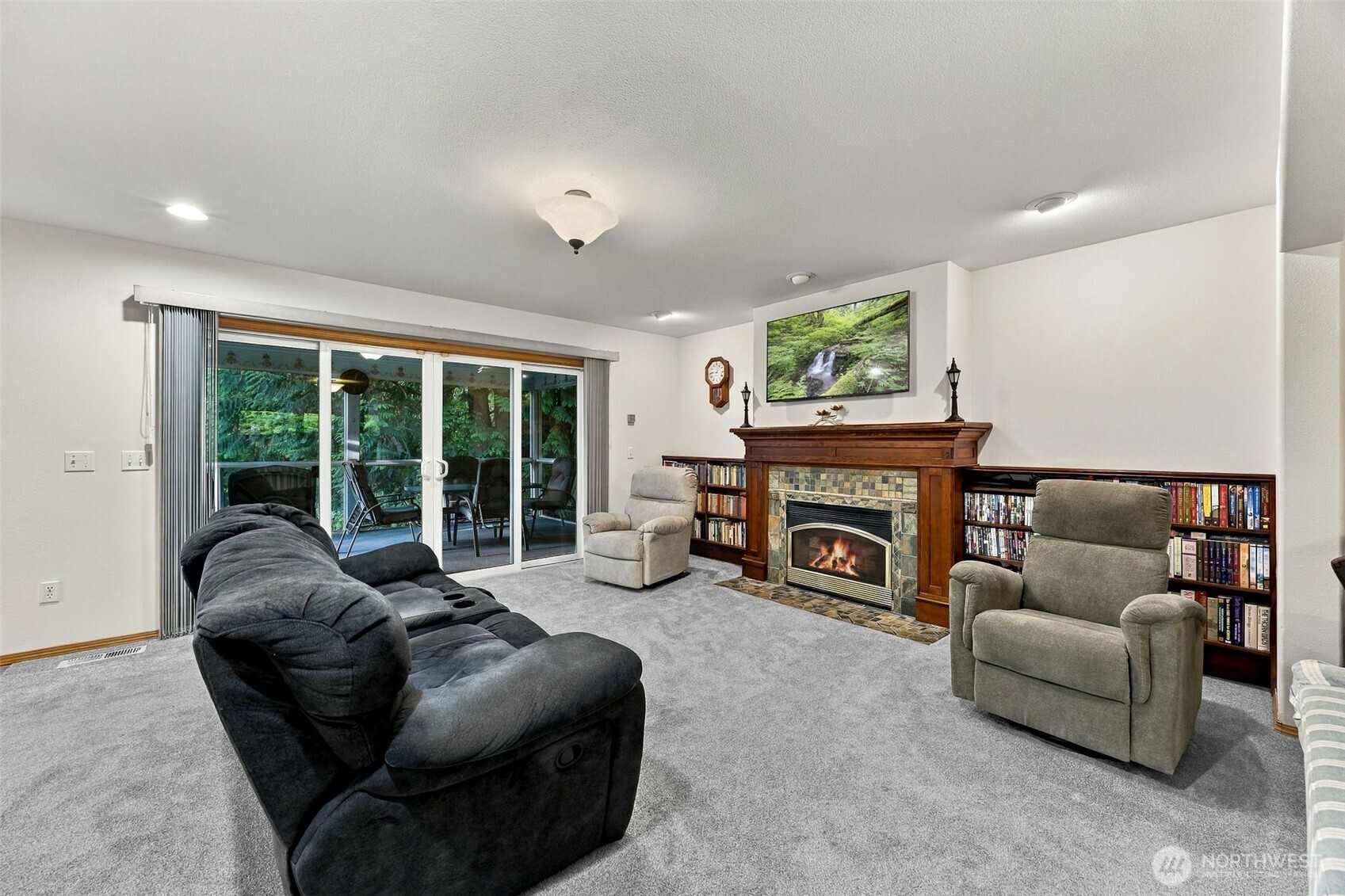 40204 Mountain Highway Property Photo 10