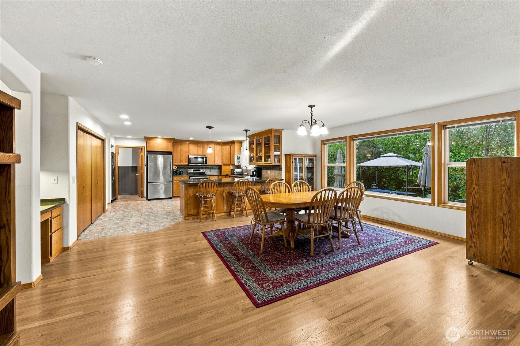 40204 Mountain Highway Property Photo 12