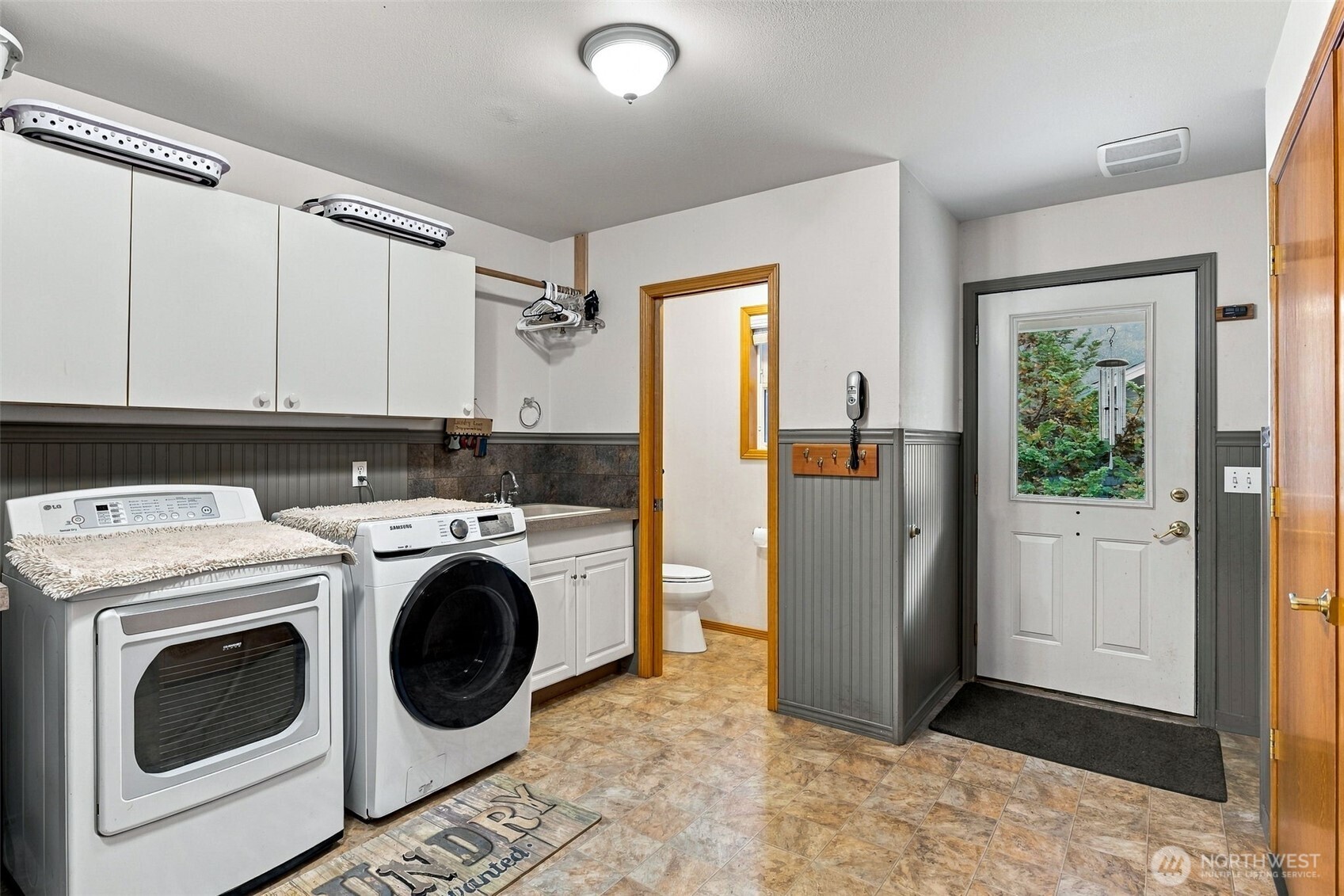 40204 Mountain Highway Property Photo 18