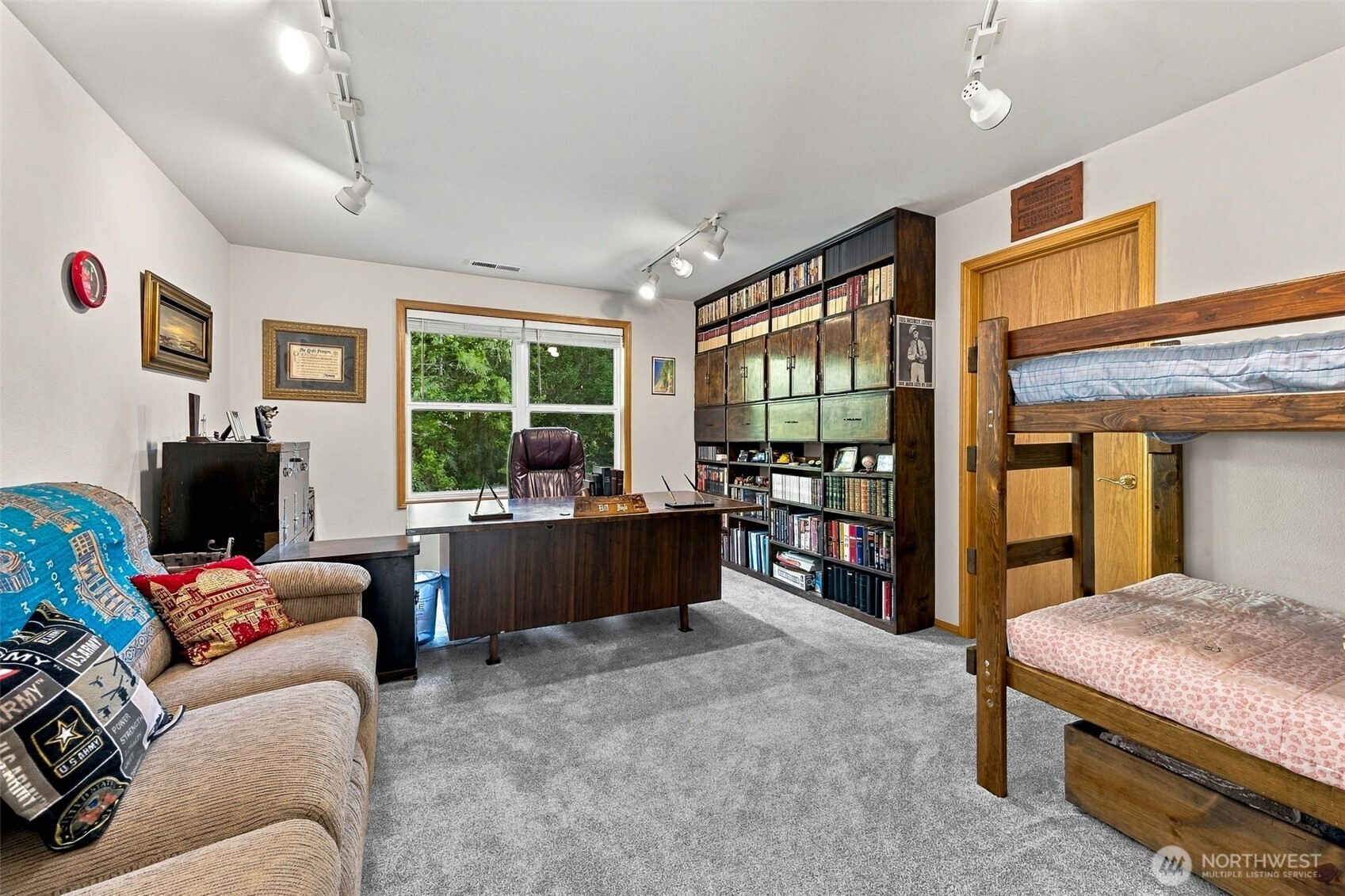 40204 Mountain Highway Property Photo 27
