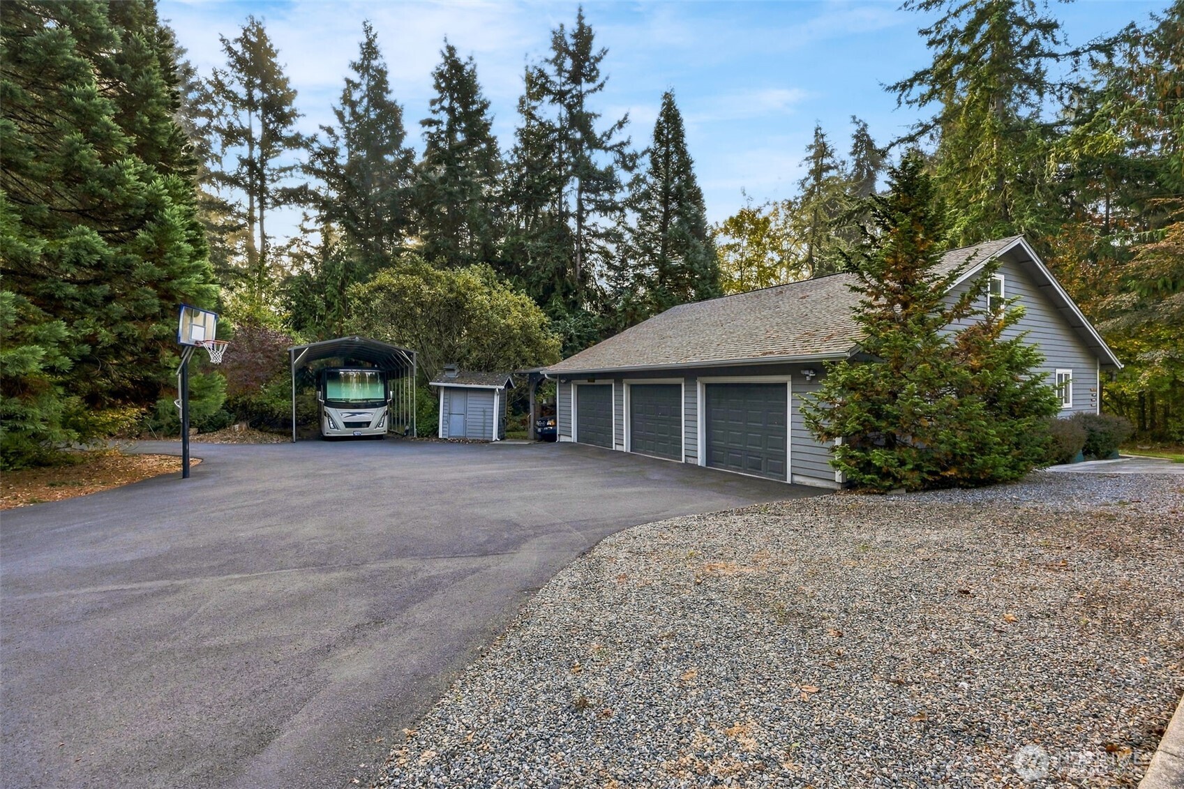 40204 Mountain Highway Property Photo 31