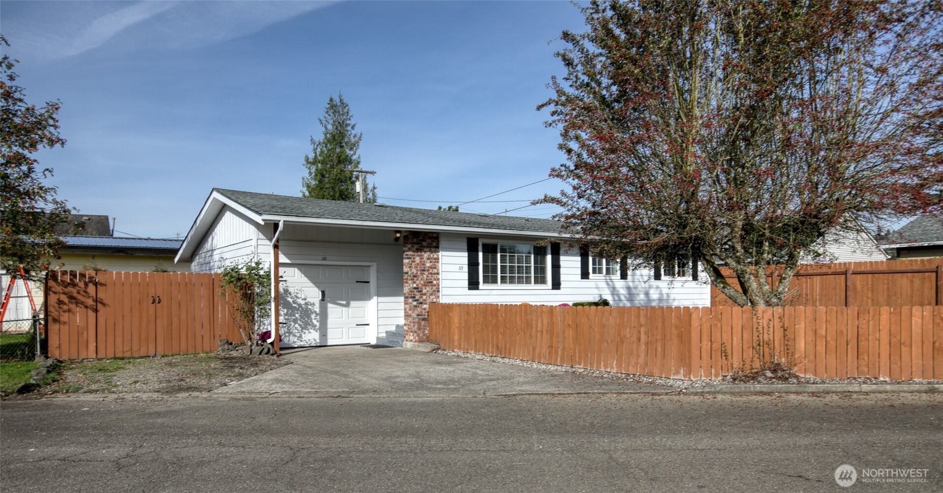 111 S B Street Property Photo 1