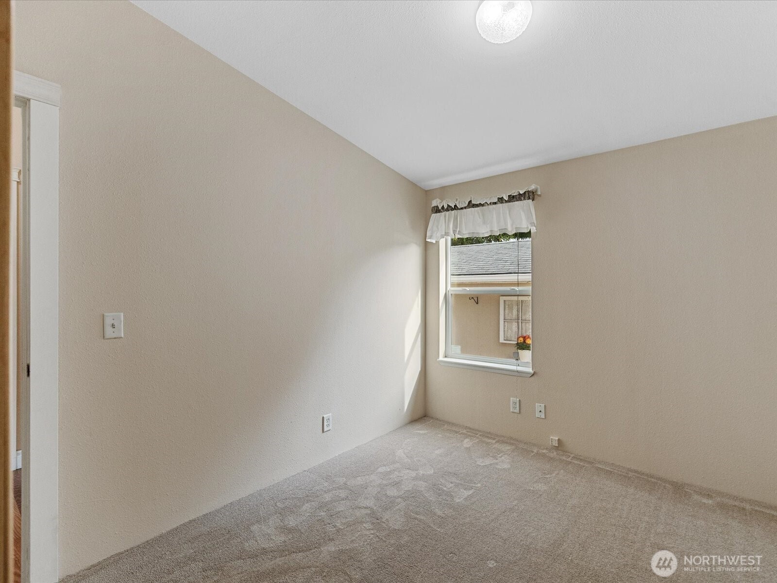 12608 Ne Hollyhills Drive Property Photo 12