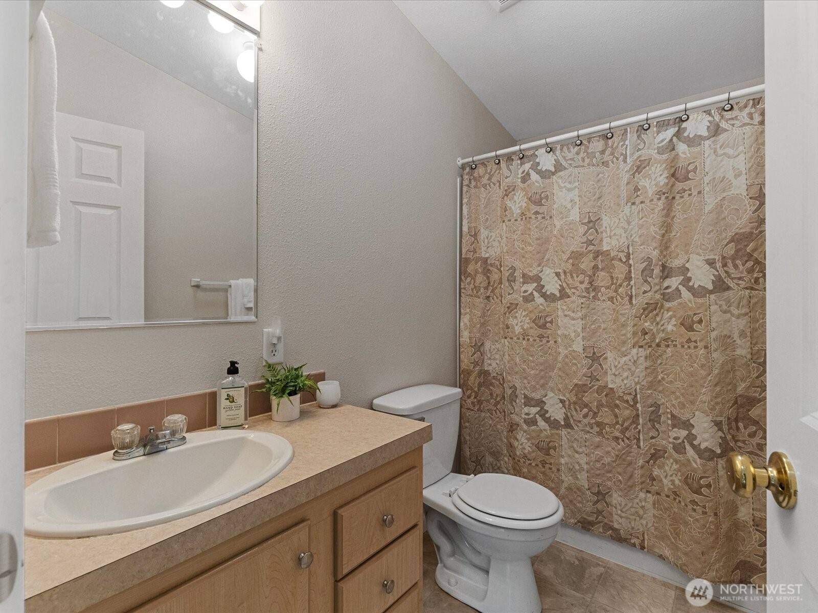 12608 Ne Hollyhills Drive Property Photo 13