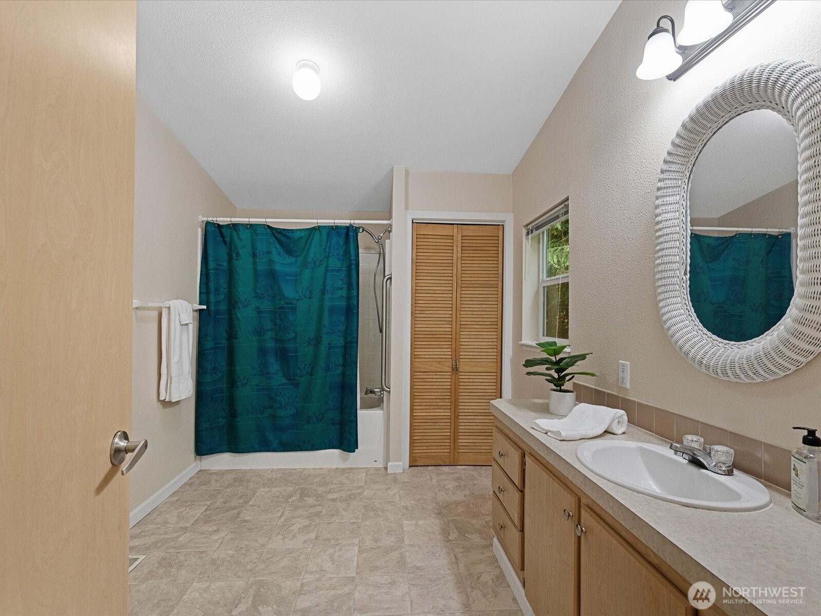 12608 Ne Hollyhills Drive Property Photo 21