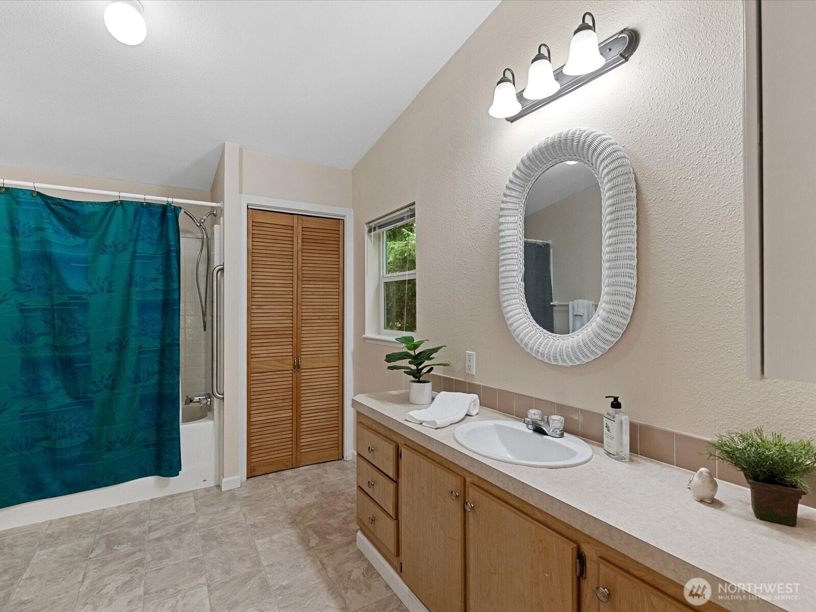 12608 Ne Hollyhills Drive Property Photo 22