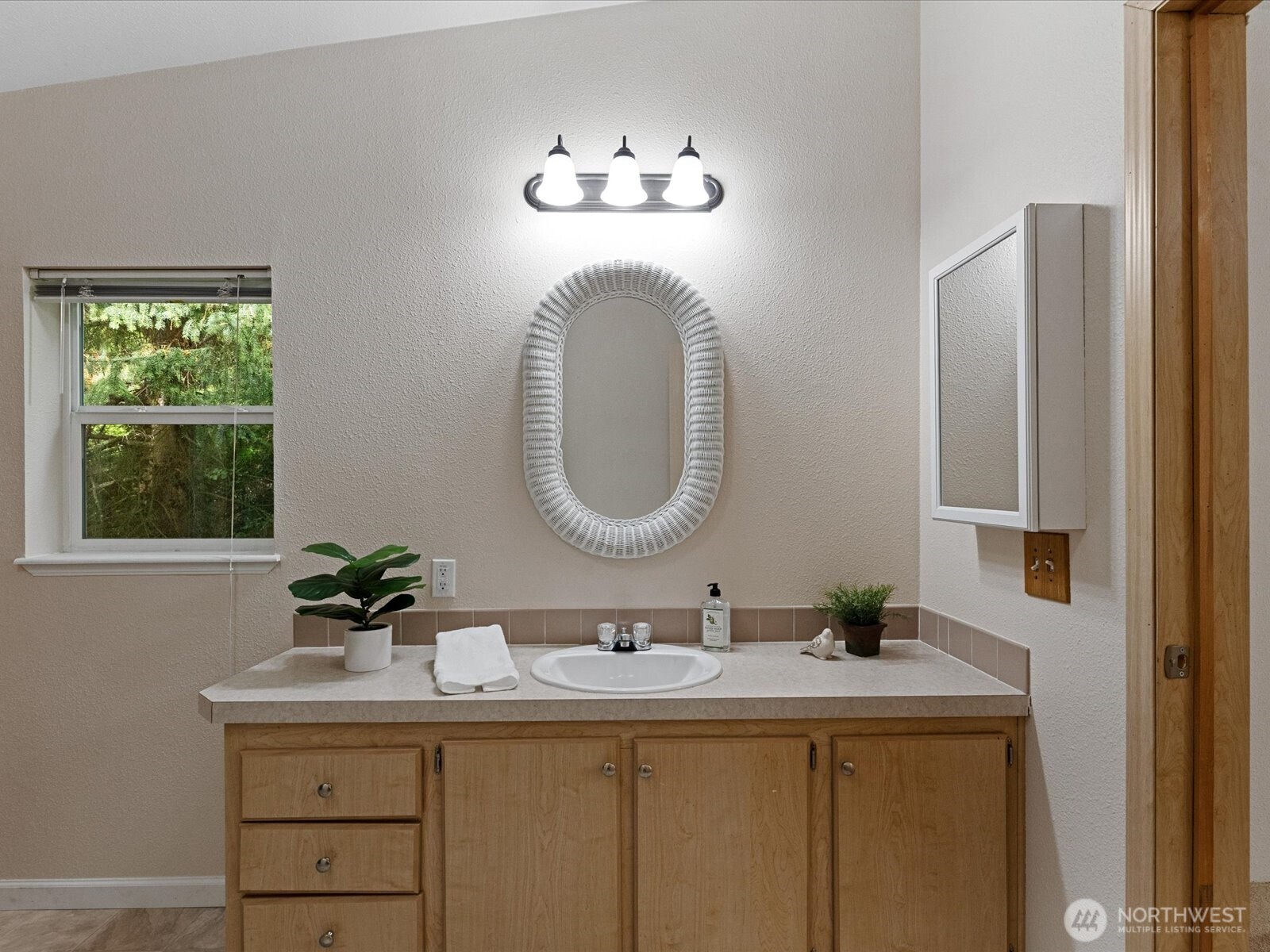 12608 Ne Hollyhills Drive Property Photo 24